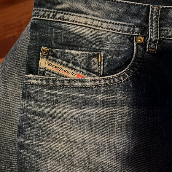 Bought brand new 2017 wore few times partner lost alot of weight - Picture 2 of 3